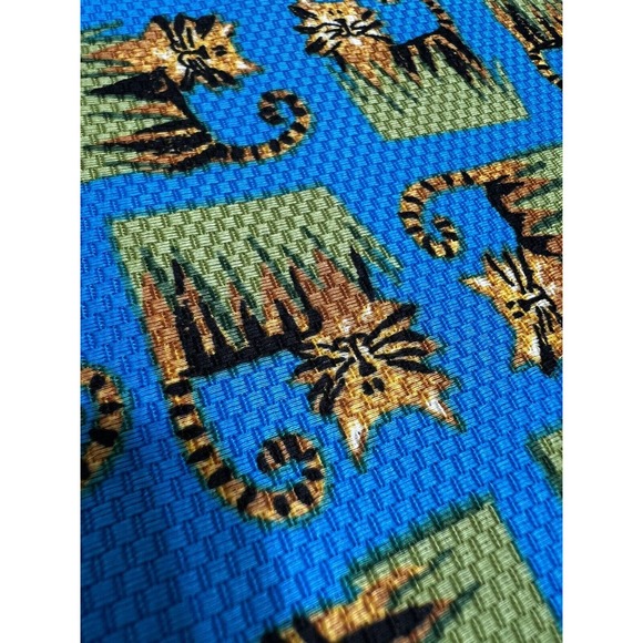 100% Cotton Cat Behind The Bush Fabric Print by the Yard Texturized - Picture 2 of 3